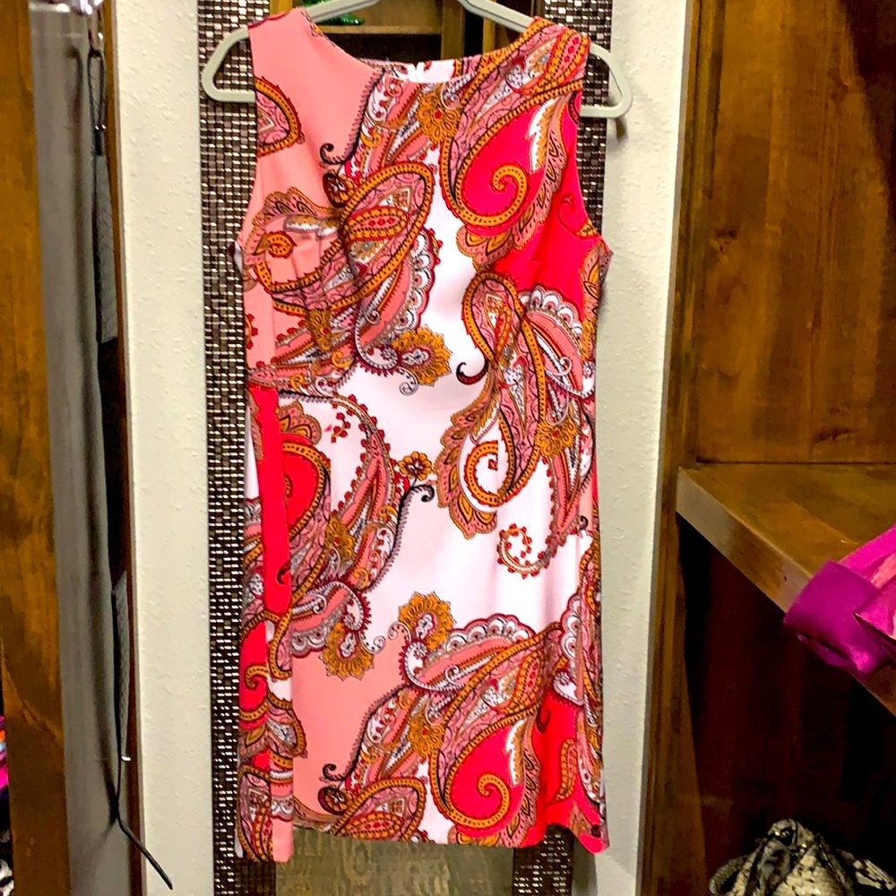 Ladies sleeveless dress.